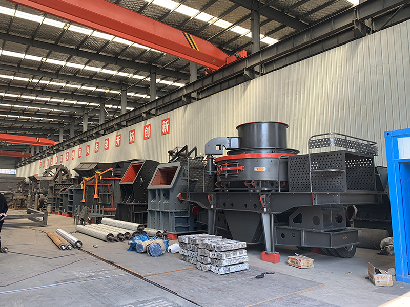 天宇重工沖擊式制砂機車間展示 天宇重工沖擊式制砂機車間展示