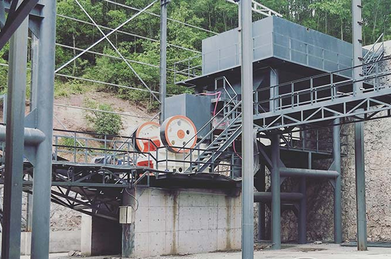 750x1060鄂式破碎機(jī)生產(chǎn)現(xiàn)場