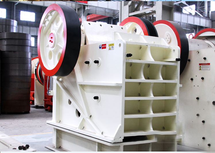 鄂式破碎機(jī)車間實拍