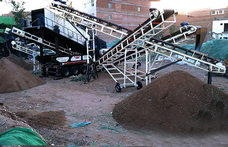 建筑垃圾移動(dòng)破碎站現(xiàn)場施工